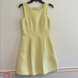 Chic Sleeveless Lime Dress